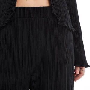 Vero Moda wide leg plisse pants in black